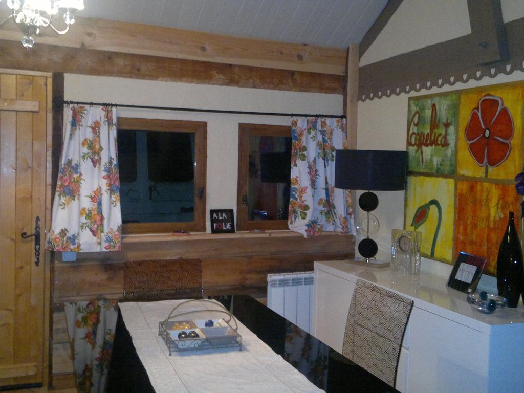 La Rolandiere Faverges-de-la-Tour Номер фото